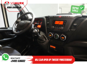 Iveco Daily Open cargo box 35C15 3.0 150 hp (450x210) Open cargo box/ 3.5t Towingverm./ Tachygraphe/ Gev.stoel/ Climate/ Cruise/ Towing hook/ Pick Up