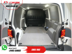 Volkswagen Transporter Фургон Volkswagen Transporter T6.1 2.0 TDI 150 к.с. DSG Aut. L2 2х зсувні двері/ LED/ Підігрів сидінь/ Підігрів підставки/ Carplay/ 2.5т Буксирувальний М.
