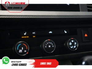 Volkswagen Transporter Van T6.1 2.0 TDI 150 к.с. DSG Aut. L2 2х зсувні двері/ LED/ Підігрів підставки/ Carplay/ Сидіння з електроприводом/ 2.5т Буксирне обладнання.