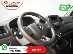Renault Master Van 2.3 dCi 135 к.с. L2H2 TURBO DEFECT Seatverw./ PDC/ Camera/ 2.5t Trekverm./ Roof racks