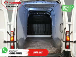 Renault Master Van 2.3 dCi 135 к.с. L2H2 TURBO DEFECT Seatverw./ PDC/ Camera/ 2.5t Trekverm./ Roof racks