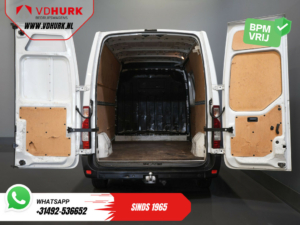 Opel Movano Bestelbus 2.3 CDTI 135 pk L2H2 BPM VRIJ! 2.5t Trekverm./ Climate/ Navi/ Cruise/ Camera/ Trekhaak/ PDC