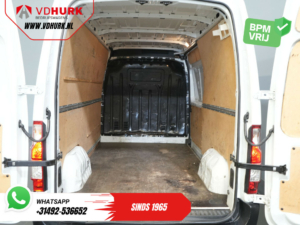 Opel Movano Bestelbus 2.3 CDTI 135 pk L2H2 BPM VRIJ! 2.5t Trekverm./ Climate/ Navi/ Cruise/ Camera/ Trekhaak/ PDC