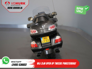 Honda Tour GL 1800 Gold Wing MARGE/ Pannières/ Croisière/ Top box/ Navi/ Radio