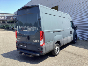 Iveco Daily Van 35S18V 3.0 180 к.с. ZF Aut. L2H2 352 EXPORT ONLY 3.5t Буксирний пристрій/клімат/камера/круїз/буксирний гак