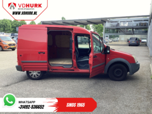 Ford Transit Connect Van 1.8 TDCi 90 ch EXPORT ONLY MARGE Conduit bien/ Attelage/ Radio