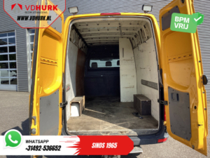 Volkswagen Crafter Bestelbus 32 2.5 TDI 136 pk L3H2 EXPORT ONLY DB Riem V.V./ 2.8t Trekgewicht/ Airco/ 270Gr.Deuren/ Trekhaak