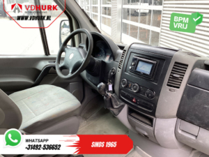 Volkswagen Crafter Van 35 2.5 TDI EXPORT ONLY Ремінь безпеки / ТО 5-2026 / Багажник на даху / Гев.стілець / 2.8T буксирувальний пристрій / Навігатор / Буксирувальний гак / Кондиціонер