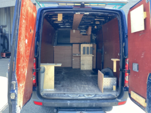 Volkswagen Crafter Van 2.0 TDI L2 EXPORT ONLY 3.5t Hak holowniczy/ Bagażnik dachowy/ Kamera/ PDC/ Airco/ Cruise/ Bluetooth