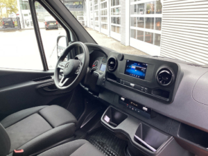 Mercedes-Benz Sprinter Van 317 CDI Aut. L2H2 BPM GRATIS! Carplay/ Gev.Stoel/ 270 Gr.Deuren/ Stoelverw./ Navi/ Telecamera/ PDC/ Cruise/ DAB