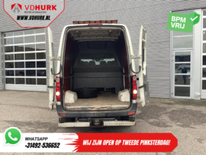 Volkswagen Crafter Van 50 2.5 TDI Авт. L2H2 DC Double Cab EXPORT 5 циліндрів / 3.5 т / Тягово-зчіпна здатність / Кондиціонер / 6 чол. / 270гр.дверей / Буксирний гак