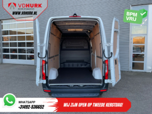 Mercedes-Benz Sprinter Fourgon 317 CDI Aut. L2H2 LED/ Siège chauffant/ Portes 270 Gr./ Siège chauffant/ Navigation/ Caméra/ PDC/ Régulateur de vitesse/ Climatisation