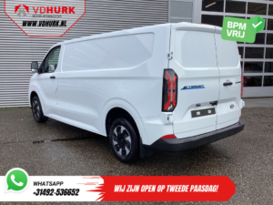 Ford E-Transit Custom Van L2 Trend 65 kWh 330 km WLTP Garantie jusqu'en 2029/ LED/ Chauffage sur socle/ Chargeur rapide/ 2,3t Matériel de remorquage/ Sièges chauffants/ Carplay/ Caméra/ PDC/ Cr