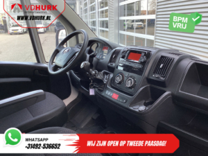 Opel Movano Open cargo box 2.2 140 CP DC Double Cab Open cargo box/ 7 Pers./ 2.5t Trekverm./ Cruise/ Airco/ 288x215x35/ Pick up