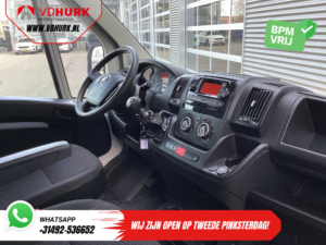 Opel Movano Open cargo box 2.2 140 CP DC Double Cab Open cargo box/ 7 Pers./ 2.5t Trekverm./ Cruise/ Airco/ 288x215x35/ Pick up