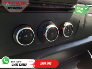 Renault Master Camión caja 2.3 dCi 165 cv Camión caja 420x235x225/ Muelle de carga/ Puerta lateral/ Spoiler superior/ Crucero/ Aire acondicionado