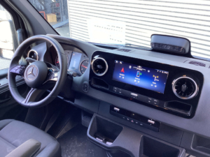 Mercedes-Benz Sprinter Furgoneta 317 CDI Aut. L2H2 3.5t Trekverm./ LED/ 270Gr.Puertas/ Navi/ Camera/ Cruise/ PDC