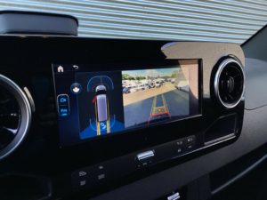 Mercedes-Benz Sprinter Furgoneta 317 CDI Aut. L2H2 3.5t Trekverm./ LED/ 270Gr.Puertas/ Navi/ Camera/ Cruise/ PDC
