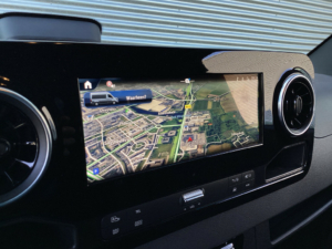 Mercedes-Benz Sprinter Furgoneta 317 CDI Aut. L2H2 3.5t Trekverm./ LED/ 270Gr.Puertas/ Navi/ Camera/ Cruise/ PDC