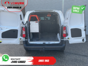 Toyota PROACE CITY Bestelbus 1.5 130 pk Aut. Carplay/ 3Pers./ Stoelverw./ Inrichting/ Camera/ Cruise/ Airco/ PDC/ Trekhaak