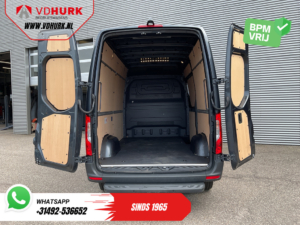 Mercedes-Benz Sprinter Bestelbus 317 CDI Aut. L2H2 LED/ Stoelverw./ Gev.Stoel/ 270Gr.Deuren/ Navi/ Camera/ Cruise/ Airco/ PDC