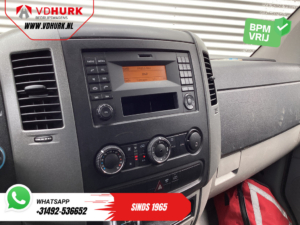 Mercedes-Benz Sprinter Furgoneta 516 2.2 CDI Furgoneta con plataforma elevadora / Euro 6 / Doble sistema de suspensión neumática / Alerón / Asiento con ajuste eléctrico / Cámara / Aire acondicionado / Gancho de remolque / 428 x 238 x 218