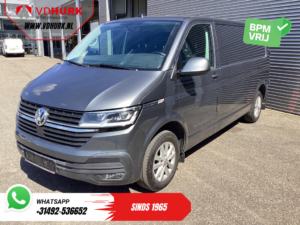Furgoneta Volkswagen Transporter 2.0 TDI 150 pk, cambio automático, L2, control de crucero adaptativo, luces LED, CarPlay, calefacción de estacionamiento, calefacción en los asientos, cámara, aire acondicionado, gancho de remolque, PDC, equipamiento interior