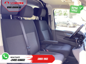 Furgoneta Volkswagen Transporter 2.0 TDI 150 pk, cambio automático, L2, control de crucero adaptativo, luces LED, CarPlay, calefacción de estacionamiento, calefacción en los asientos, cámara, aire acondicionado, gancho de remolque, PDC, equipamiento interior