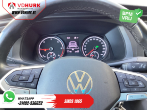 Furgoneta Volkswagen Transporter 2.0 TDI 150 pk, cambio automático, L2, control de crucero adaptativo, luces LED, CarPlay, calefacción de estacionamiento, calefacción en los asientos, cámara, aire acondicionado, gancho de remolque, PDC, equipamiento interior