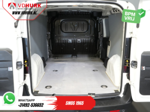 Furgoneta Opel Combo 1.3 CDTi L2 MARGE con navegador, aire acondicionado, control de crucero, PDC y gancho de remolque
