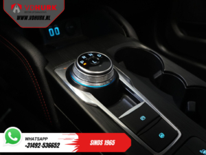 Ford Kuga SUV 2.5 PHEV 225 ch ST-Line X NL Boîte automatique / Toit panoramique / Régulateur de vitesse adaptatif / B&O / Alarme III / Hayon électrique / Attelage de remorque / Affichage tête haute / Chauffage des sièges / Chauffage du volant /