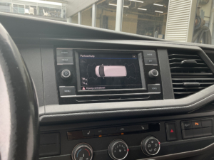 Volkswagen Transporter Lieferwagen T6.1 2.0 TDI 150 PS Automatik L2 LED/ Standheizung/ Sitzheizung/ CarPlay/ PDC/ Tempomat/ Klimaanlage/ Anhängerkupplung