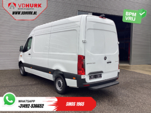 Mercedes-Benz Sprinter Furgonetă 317 CDI Automată L2H2 Scaun reglabil electric / Uși de 270 Gr. / Încălzire scaune / Cruise control / Sistem de navigație / Cameră / PDC