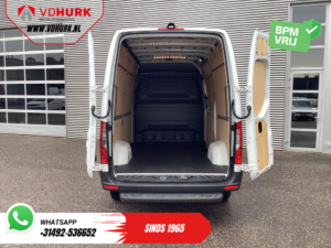 Mercedes-Benz Sprinter Furgonetă 317 CDI Automată L2H2 Scaun reglabil electric / Uși de 270 Gr. / Încălzire scaune / Cruise control / Sistem de navigație / Cameră / PDC