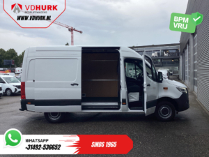 Mercedes-Benz Sprinter Furgonetă 317 CDI Automată L2H2 Scaun reglabil electric / Uși de 270 Gr. / Încălzire scaune / Cruise control / Sistem de navigație / Cameră / PDC