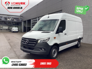 Mercedes-Benz Sprinter Furgonetă 317 CDI Automată L2H2 Scaun reglabil electric / Uși de 270 Gr. / Încălzire scaune / Cruise control / Sistem de navigație / Cameră / PDC