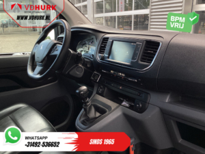 Furgone Peugeot Expert 2.0 HDI 125 pk con cruise control adattivo, climatizzatore, riscaldamento autonomo, CarPlay, telecamera, sensori di parcheggio, accesso senza chiave e gancio di traino