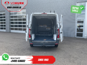 Mercedes-Benz Sprinter Фургон 214 CDI, автомат, L2, ЕКСПОРТ, адаптивний круїз-контроль, підігрів сидінь, автономний обігрівач, двері 270 мм, підігрів сидінь, CarPlay, навігація, камера, фаркоп, кондиціонер