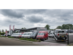 Fiat Scudo Furgoneta 2.0 MJ 180 CV, cambio automático, doble cabina, faros de xenón, 2 puertas correderas, CarPlay, acceso sin llave, navegador, climatizador, cámara, control de crucero, llantas de 17 pulgadas, PDC