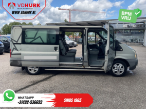 Furgoneta Ford Transit 2.2 TDCI DC, doble cabina, EXPORT, 2,8 t de capacidad de remolque, 2 puertas correderas, calefacción en los asientos, navegador, aire acondicionado, control de crucero, llantas de 16 pulgadas, barras laterales y gancho de remolque