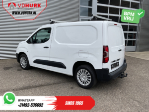 Toyota PROACE CITY Furgonetă 1.5 130 CP, transmisie automată, CarPlay, 3 locuri, încălzire autonomă, aer condiționat, cameră de marșarier, cruise control, bare de acoperiș, senzori de parcare față și spate, cârlig de remorcare