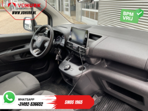 Toyota PROACE CITY Furgonetă 1.5 130 CP, transmisie automată, CarPlay, 3 locuri, încălzire autonomă, aer condiționat, cameră de marșarier, cruise control, bare de acoperiș, senzori de parcare față și spate, cârlig de remorcare