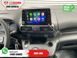 Toyota PROACE CITY Furgonetă 1.5 130 CP, transmisie automată, CarPlay, 3 locuri, încălzire autonomă, aer condiționat, cameră de marșarier, cruise control, bare de acoperiș, senzori de parcare față și spate, cârlig de remorcare