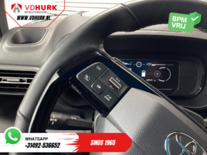 Toyota e-Proace City Bestelbus 50 kWh 320 km WLTP L2 3Pers./ LED/ Standkachel/ Stoelverw./ Stuurverw./ Carplay/ Camera/ PDC/ Cruise/ Airco