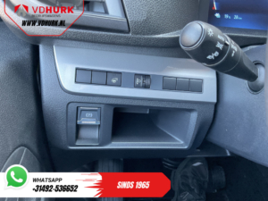 Toyota e-ProAce Worker Bestelbus 50 kWh 230 km WLTP Adapt.Cruise/ Snellader/ Standkachel/ Stuurverw./ Carplay/ Airco/ Camera/ PDC