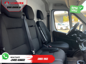 Peugeot Boxer Van 2.2 HDi 140 pk L2H2 270Gr. Doors/ Camera/ PDC/ DAB/ Cruise control/ Air conditioning