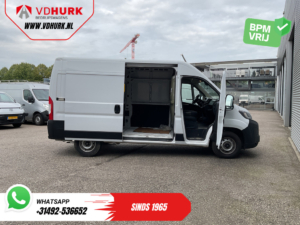 Peugeot Boxer Van 2.2 HDi 140 pk L2H2 270Gr. Doors/ Camera/ PDC/ DAB/ Cruise control/ Air conditioning