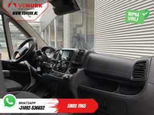 Peugeot Boxer Van 2.2 HDi 140 pk L2H2 270Gr. Doors/ Camera/ PDC/ DAB/ Cruise control/ Air conditioning