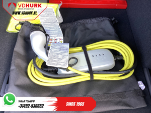 CUPRA Terramar SUV 1.5 TSI e-Hybrid 272 pk VZ Limited z panoramicznym dachem / wyświetlaczem head-up / systemem audio Sennheiser / kamerą 360° / reflektorami Matrix / szybką ładowarką / elektrycznie sterowaną klapą bagażnika / elektrycznym hakiem holowniczym / pamięcią ustawień / S