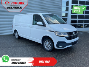 Volkswagen Transporter Van 2.0 TDI 150 PS DSG Automatic L2 LED/ Adaptive Cruise Control/ CarPlay/ Auxiliary heater/ Heated seats/ Sat-nav/ Air conditioning/ Camera/ Park Distance Control/ 16-inch alloy wheels/ Tow bar